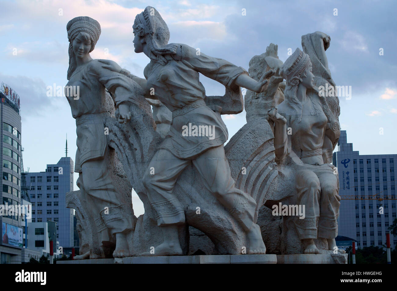 Sculpture à Pearl Square, la ville de Dali, Yunnan Banque D'Images