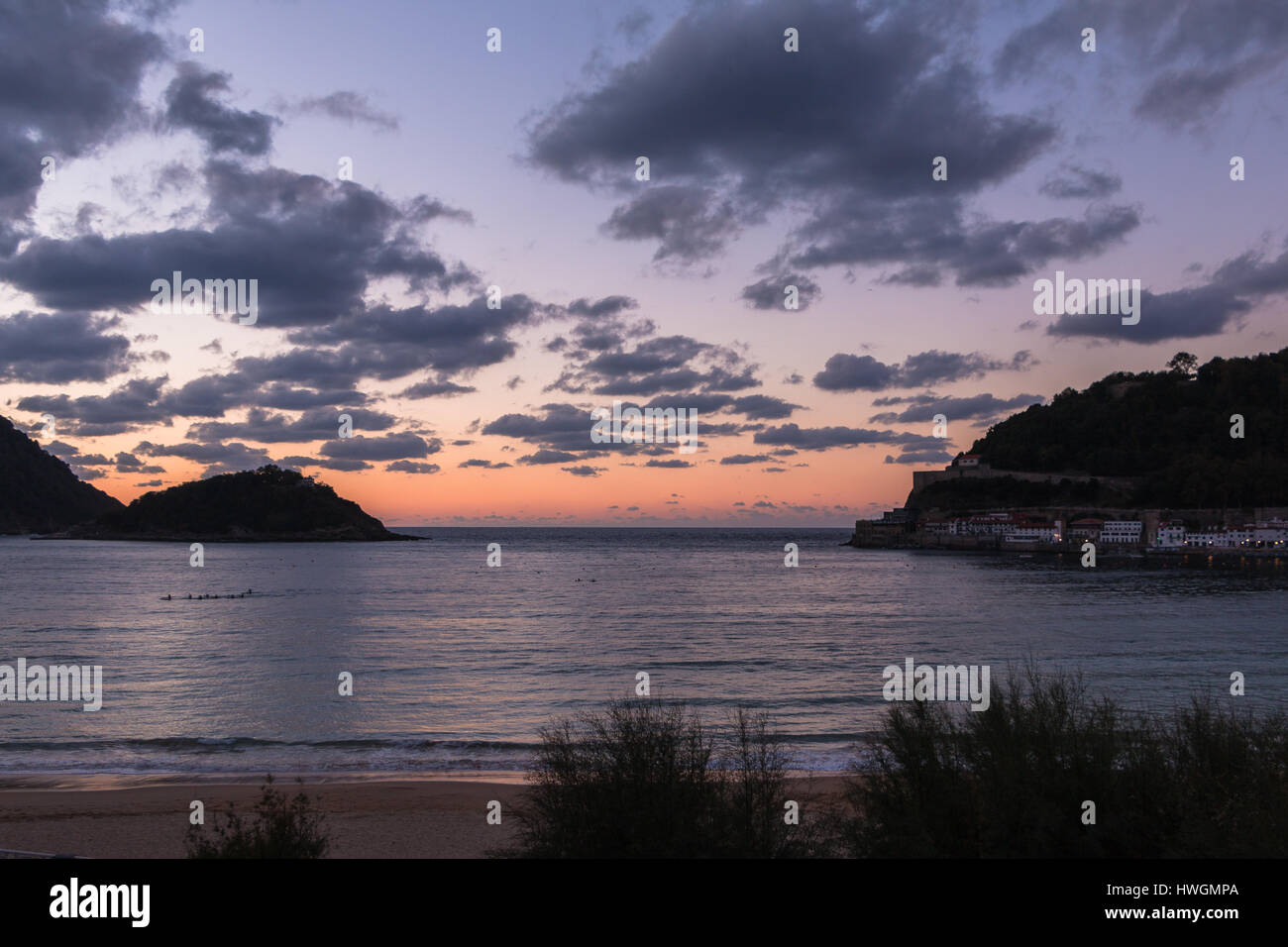 Donnant sur la baie de La Concha à San Sebastian / Donostia, Espagne Banque D'Images