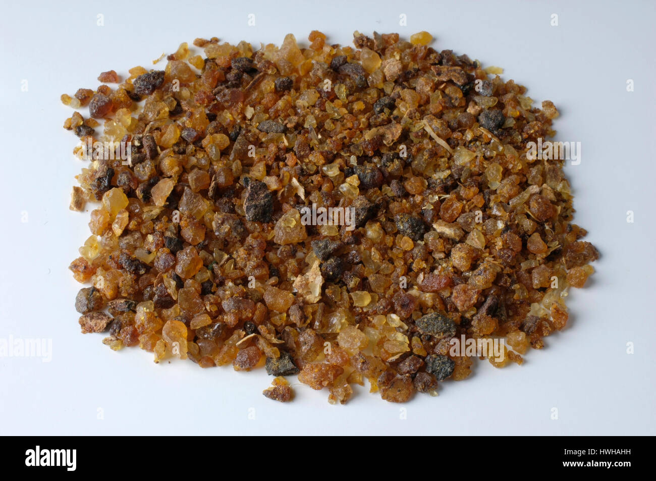 La myrrhe, Commiphora molmol myrrhe résine résine, résine de myrrhe, découper la plaque libre, objet, objet, à l'intérieur, studio, piscine, l'ésotérisme, fumée, brûler des parfums, Banque D'Images