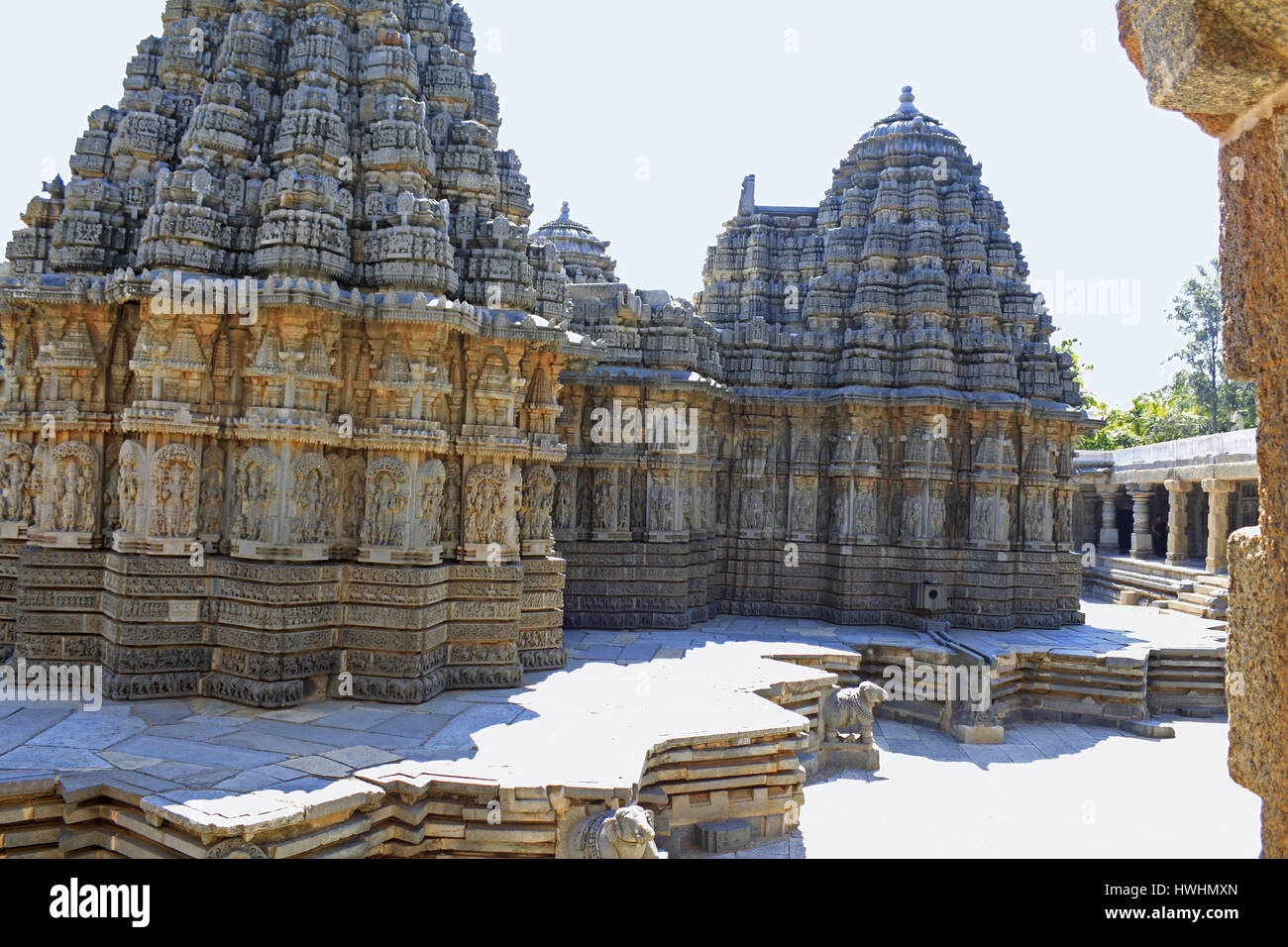 Vue arrière du Temple Chennakesava étoilées, sanctuaires, l'Architecture Hoysala, Somnathpur, Karnataka, Inde Banque D'Images