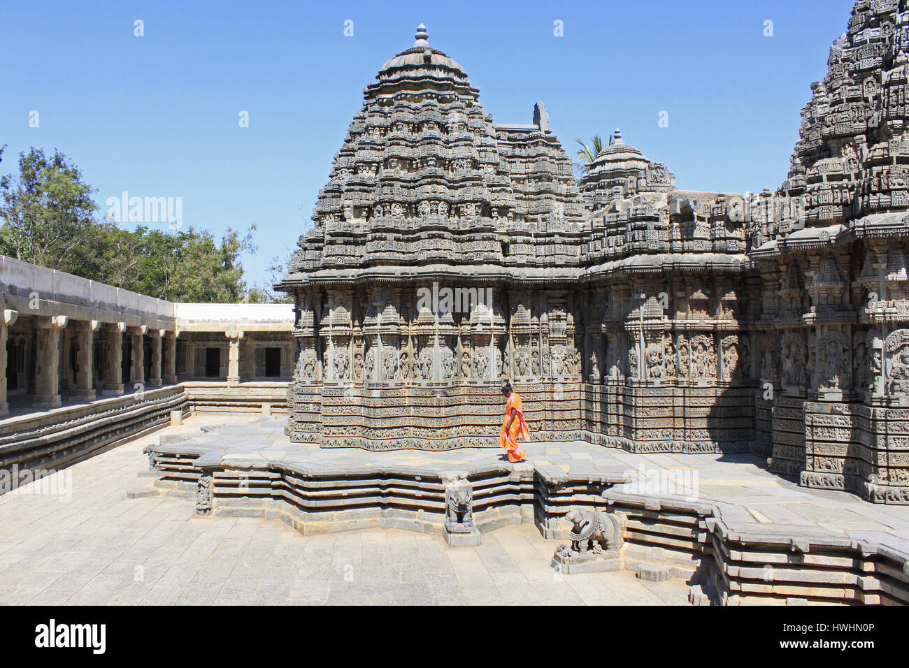 Vue depuis l'arrière du temple, coin sud-ouest, à Chennakesava temple Hoysala, Architecture à Somnathpur, Karnataka, Inde Banque D'Images
