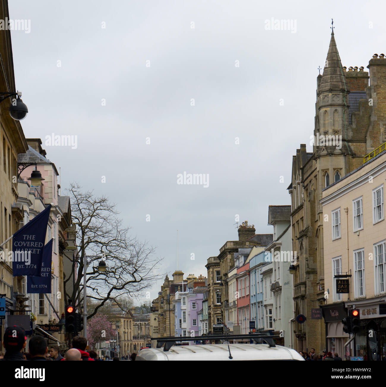 Rue animée de la ville. Banque D'Images