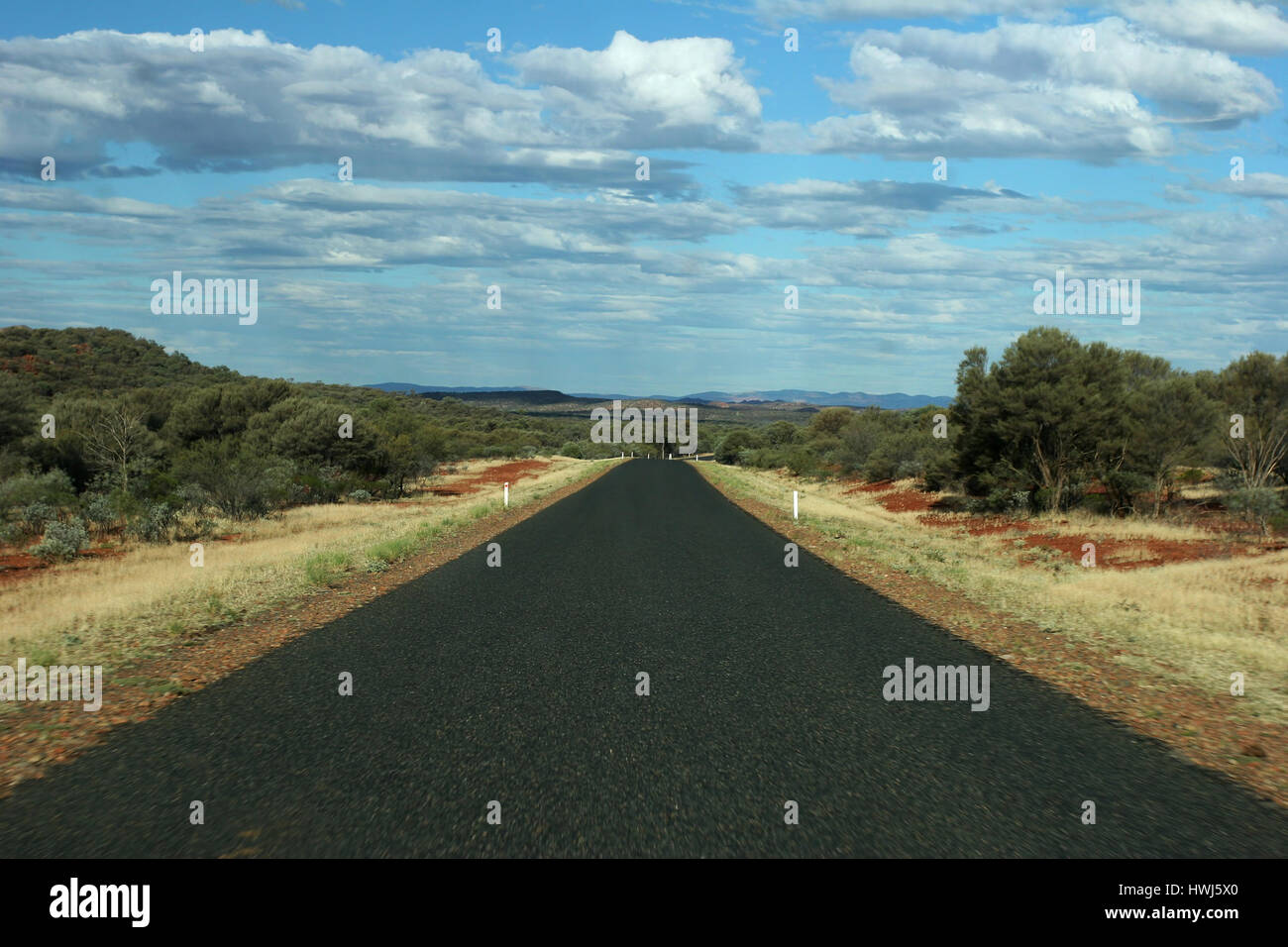 Route vers Horizon dans la région de l'Outback de Pilbara Australie occidentale Banque D'Images