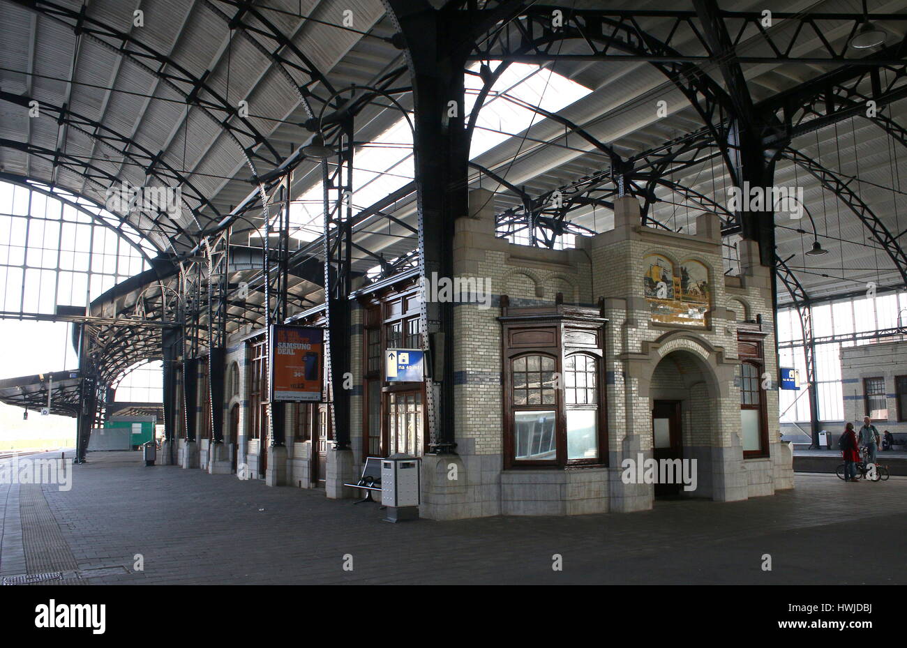 La gare de Haarlem, Haarlem, Pays-Bas. L'une des plus anciennes gares néerlandaises (1839) situé sur la ligne de chemin de fer d'Amsterdam - Rotterdam. Banque D'Images