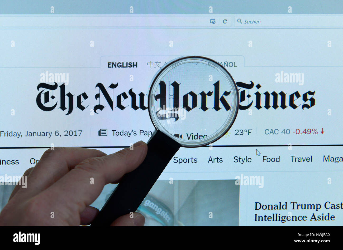 Le New York Times, Internet, l'écran, part, Lupe Banque D'Images