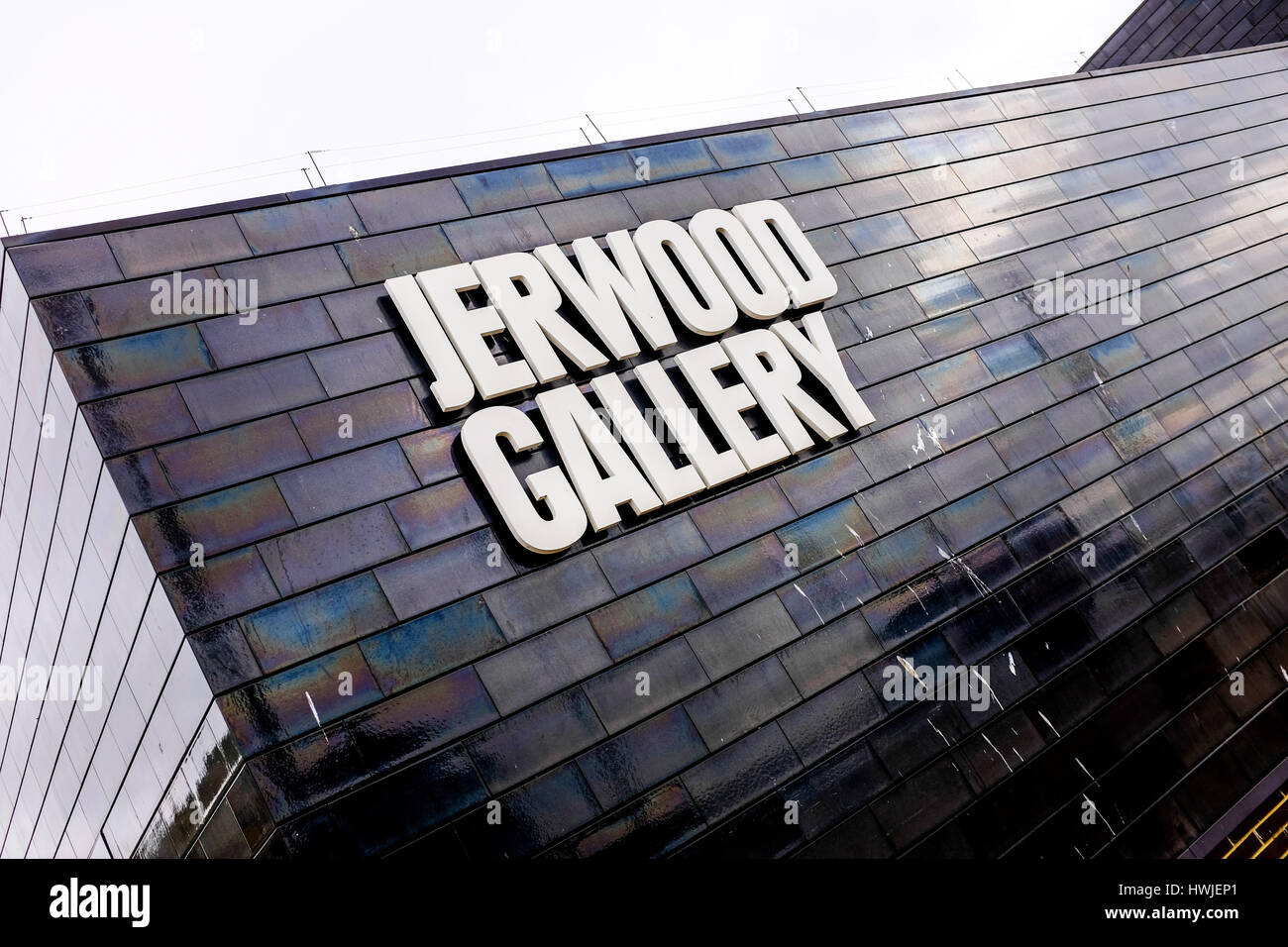 Le Jerwood Gallery sur le Stade (plage de galets) Vieille ville de Hastings East Sussex UK Photographie prise par Simon Dack Banque D'Images