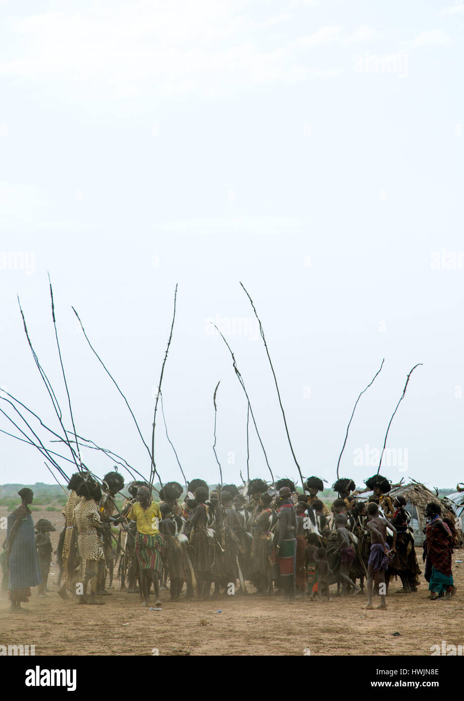 Dimi cérémonie dans la tribu Dassanech pour célébrer la circoncision des adolescents, vallée de l'Omo, Ethiopie, Omorate Banque D'Images