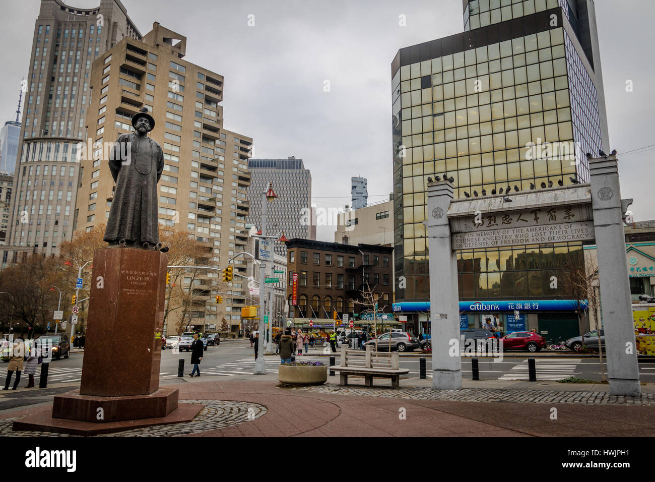KimLau Square et Lin Xu Ze statue dans le quartier chinois - New York, USA Banque D'Images