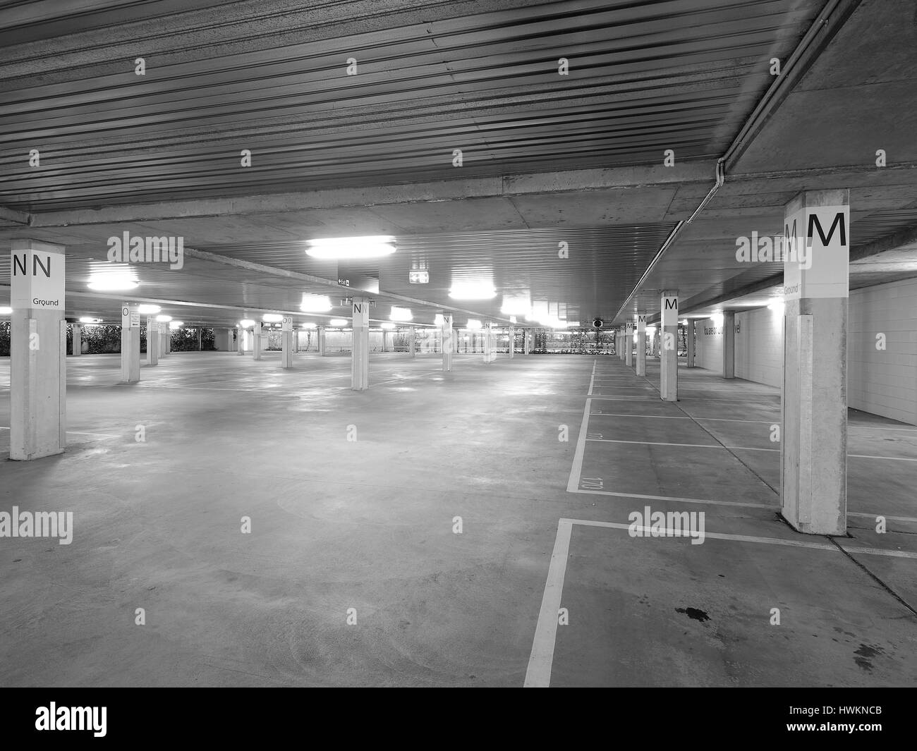 Parking béton souterrain désertes, monochrome Melbourne 2016 Banque D'Images
