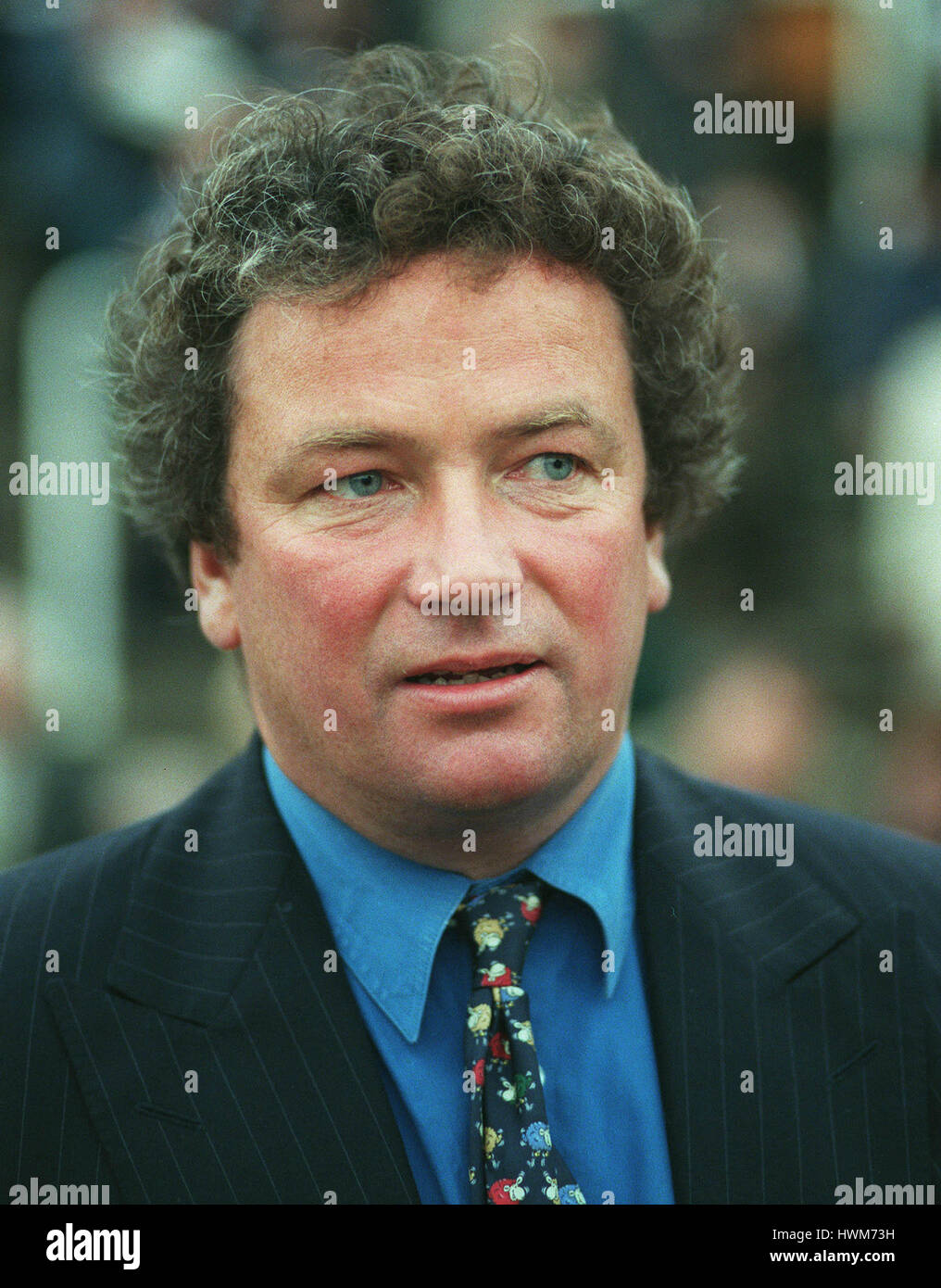 NIGEL TWISTON DAVIES-entraîneur de chevaux de course 18 Novembre 1997 Banque D'Images