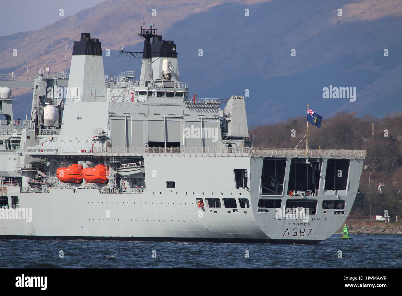 RFA Fort Victoria (A387), un Fort Victoria-classe reconstitution multi-rôle navire de l'auxiliaire de la Flotte royale, au large de Gourock sur le Firth of Clyde. Banque D'Images