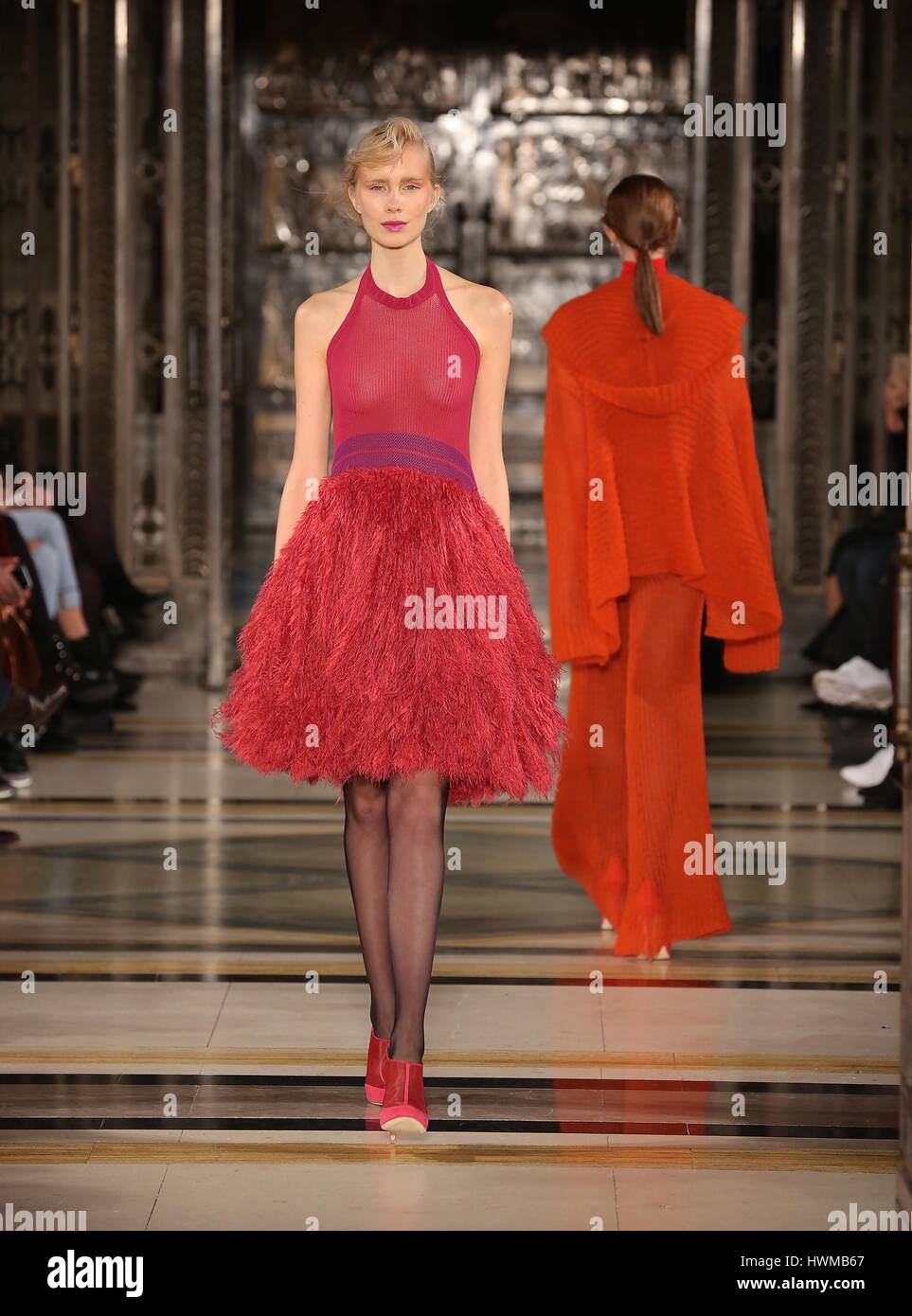 London Fashion Week Fashion Catwalk 2017 Feb Scout ....fash Banque D'Images