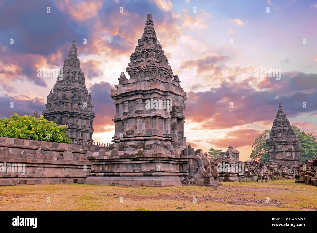 Ou Candi Prambanan Rara Jonggrang est composé d'un temple hindou en Java, Indonésie, dédiée à la Trimurti : le créateur (Brahma), le conservateur (Vishn Banque D'Images