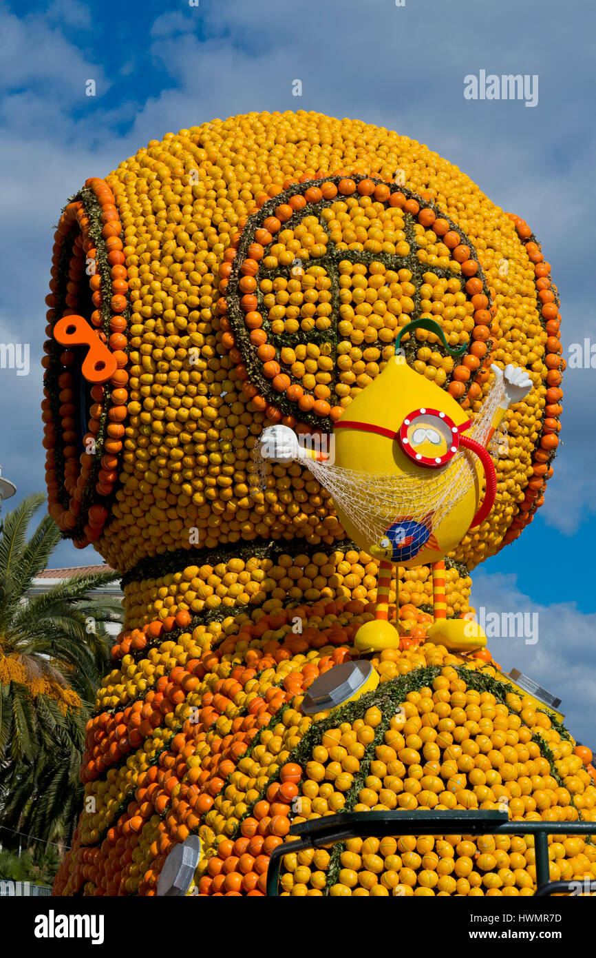 Flotteur pour la décoration le défilé de la fête du citron à Menton. Banque D'Images