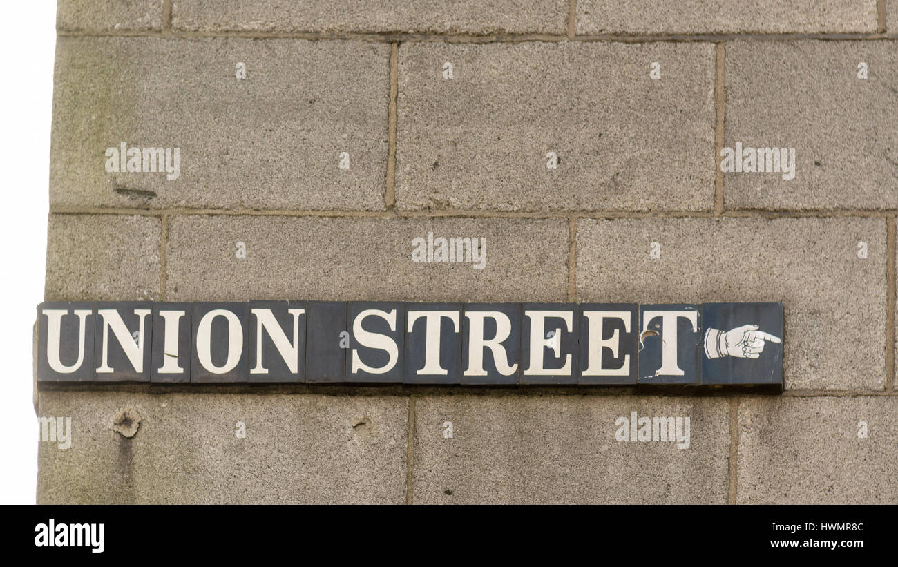 Rue de l'Union européenne signe avec main pointée du doigt, Aberdeen, Écosse, Royaume-Uni Banque D'Images