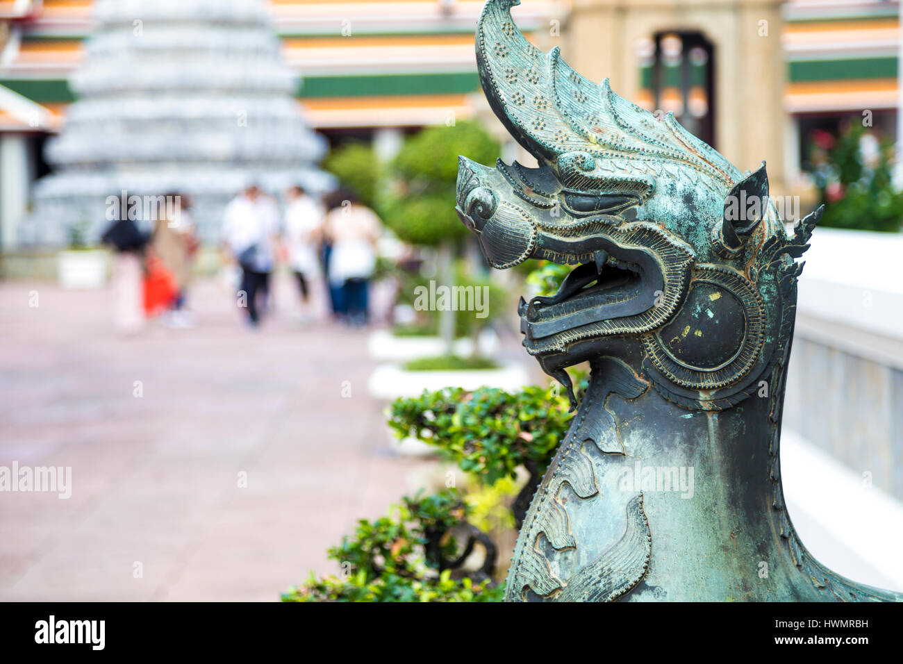 Dragon statue au Temple de Wat Pho (Temple du Bouddha couché) à Bangkok, Thaïlande Banque D'Images