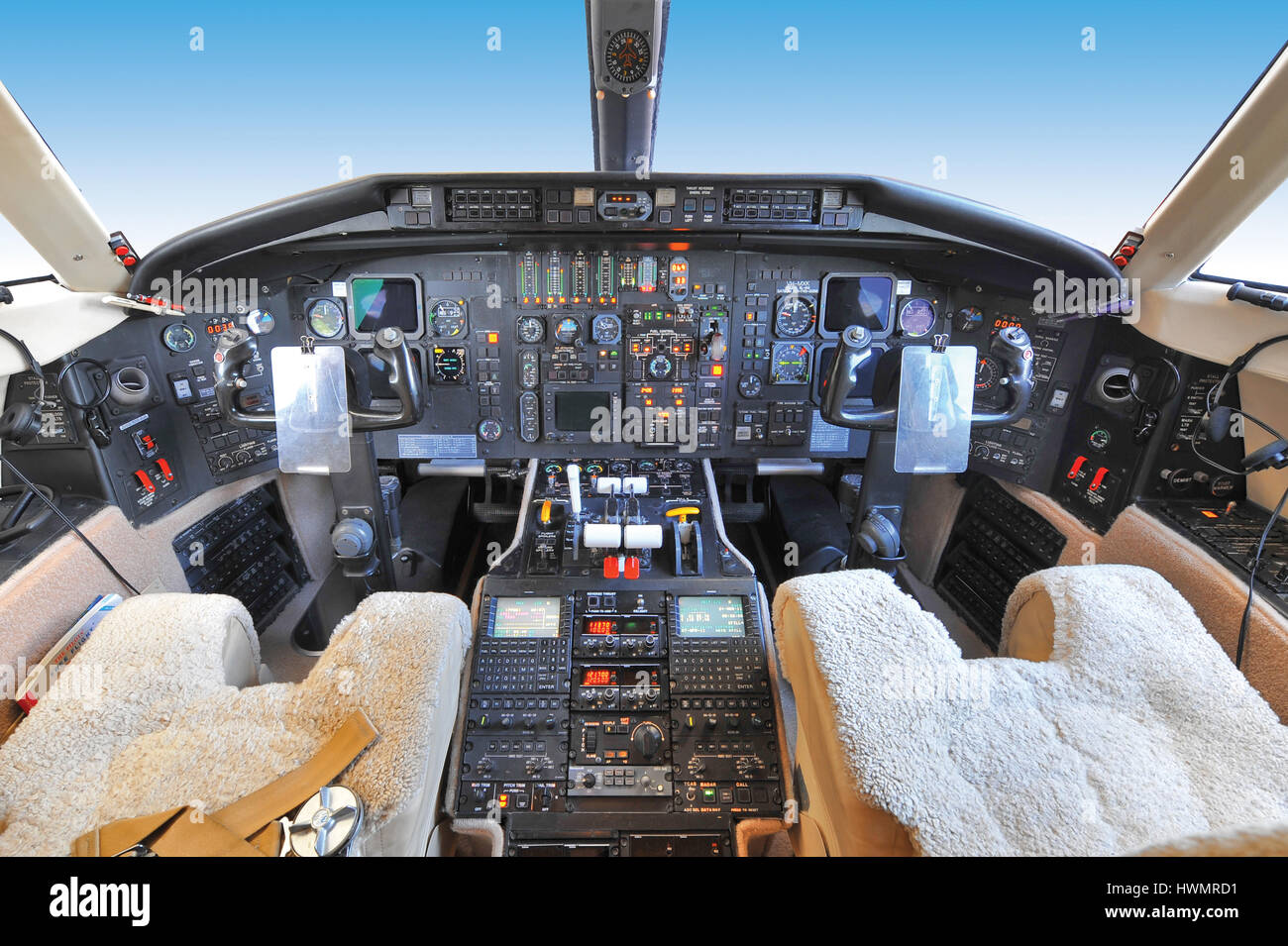 Le pilotage d'un Bombardier Challenger CL604 executive jet. Banque D'Images