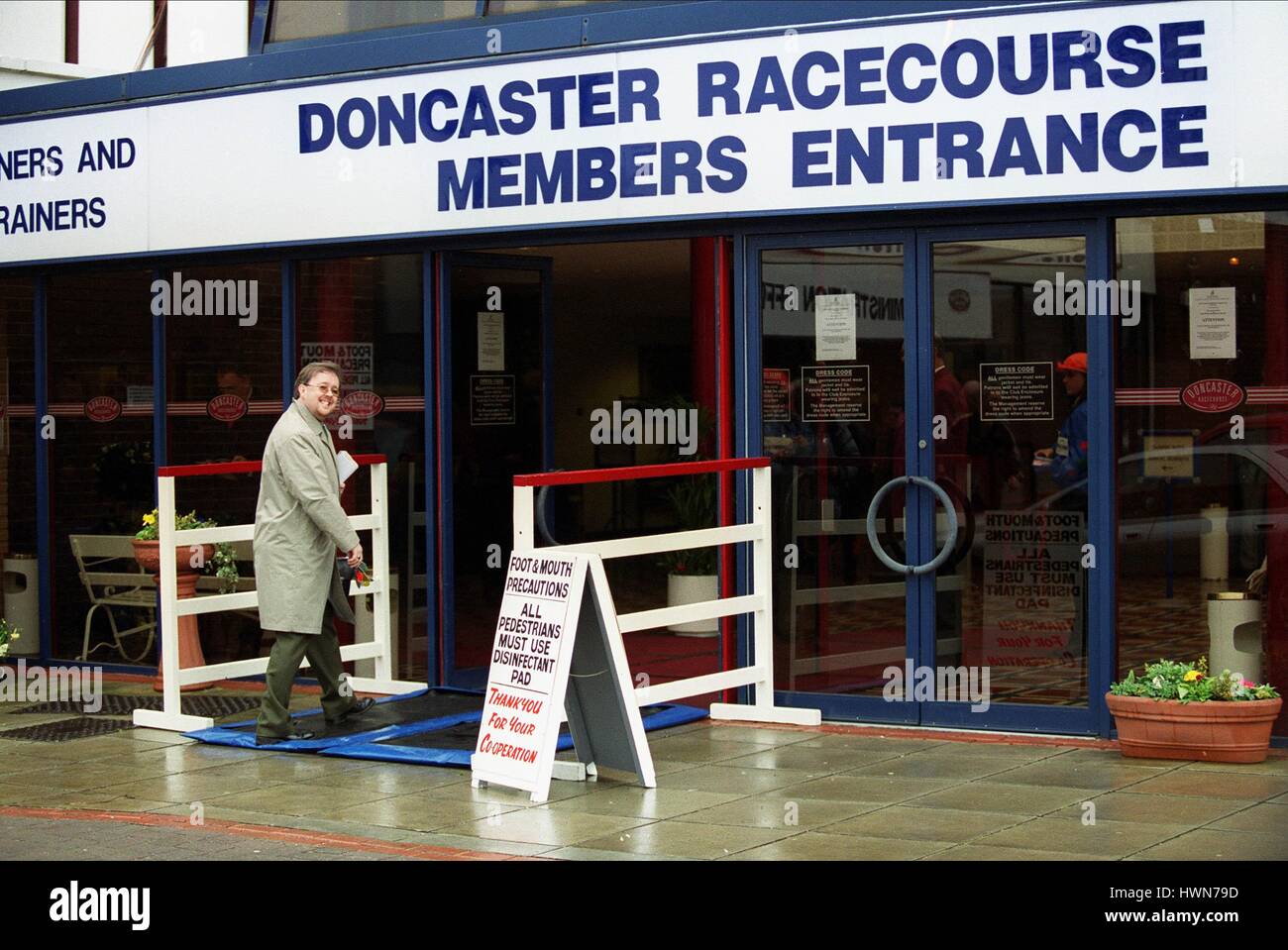 Précautions Fièvre aphteuse HIPPODROME DE DONCASTER DONCASTER HIPPODROME DE DONCASTER 08 Mai 2001 Banque D'Images