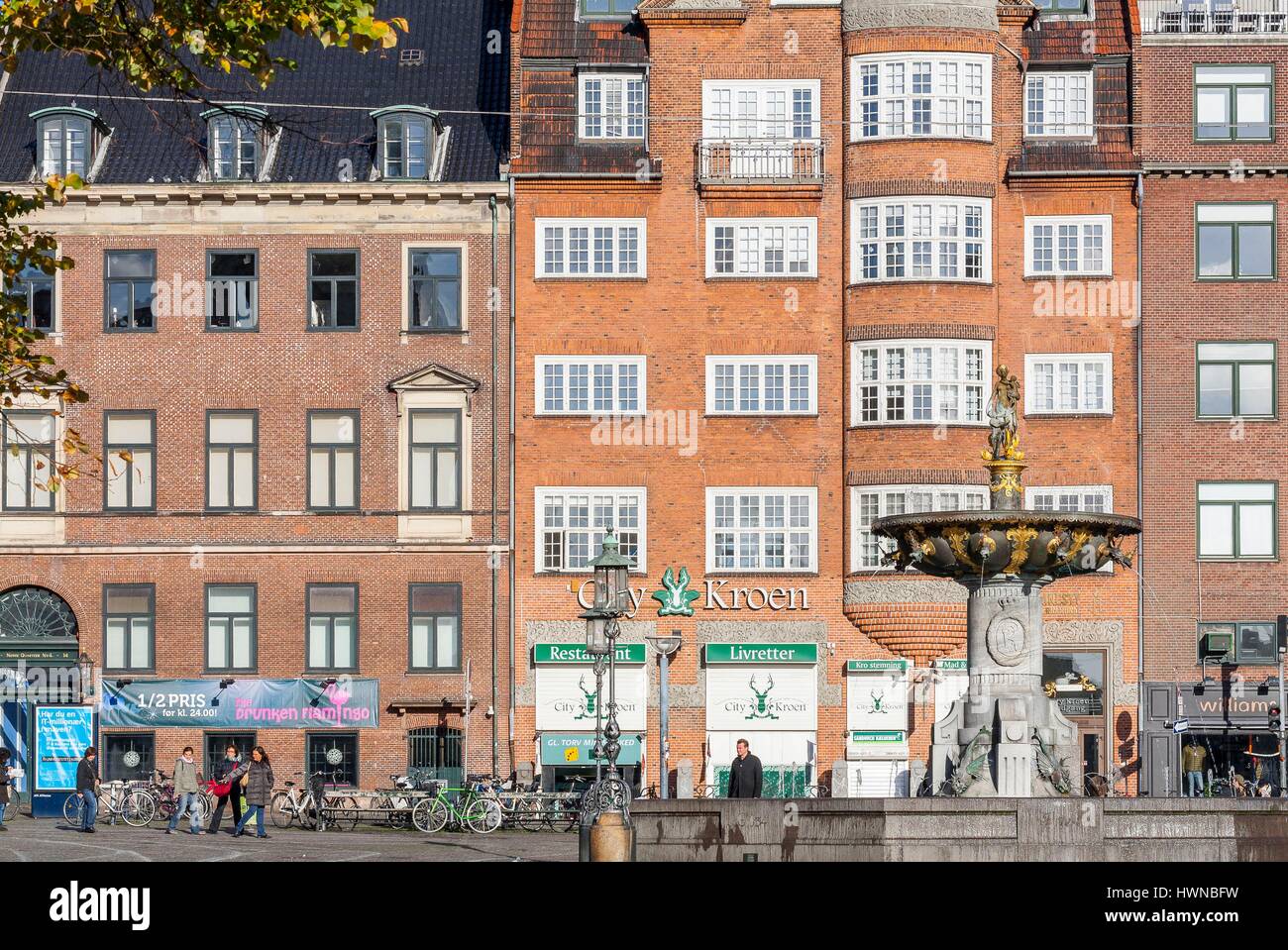 Le Danemark, la Nouvelle-Zélande, Copenhague, Gammeltorv, la plus ancienne place de la ville avec sa fontaine Renaissance érigée par le roi Christian IV Banque D'Images