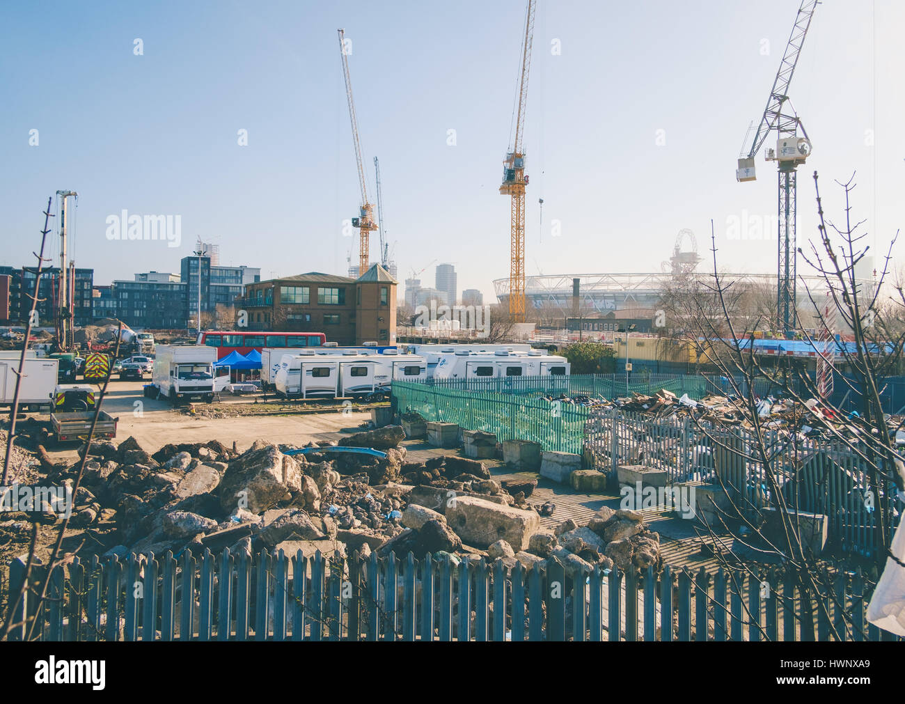Site de construction dans l'Île du poisson, Hackney Wick, East London, cadre de développement post-olympique Banque D'Images