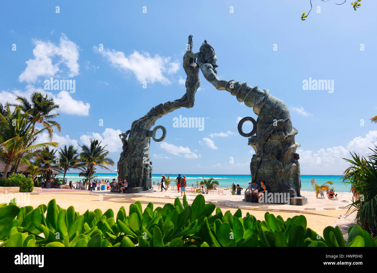 Portail de la sculpture Maya en Parque Plaza de los fundadores (Parc du Fondateur) à Playa del Carmen, Mexique Banque D'Images