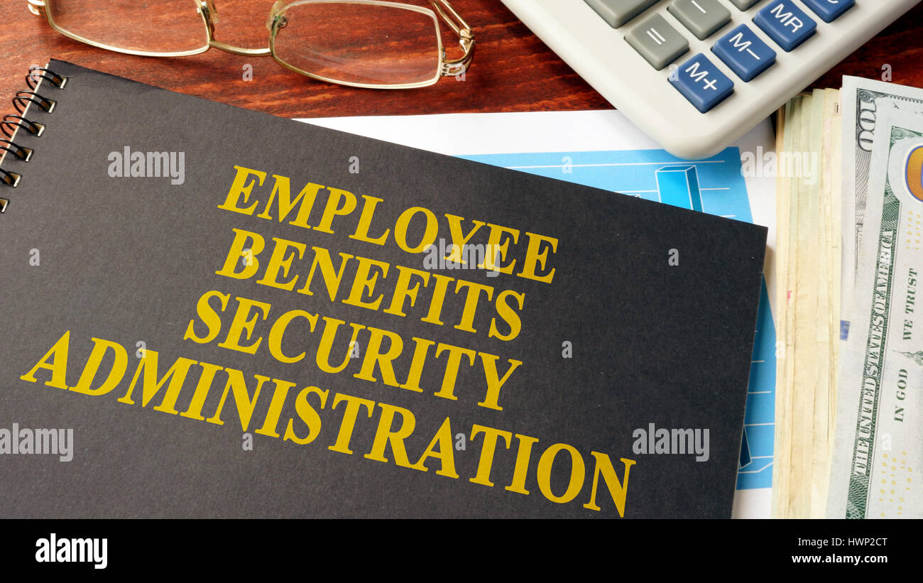Livre avec titre de l'Administration de la sécurité des avantages sociaux des employés (EBSA). Banque D'Images