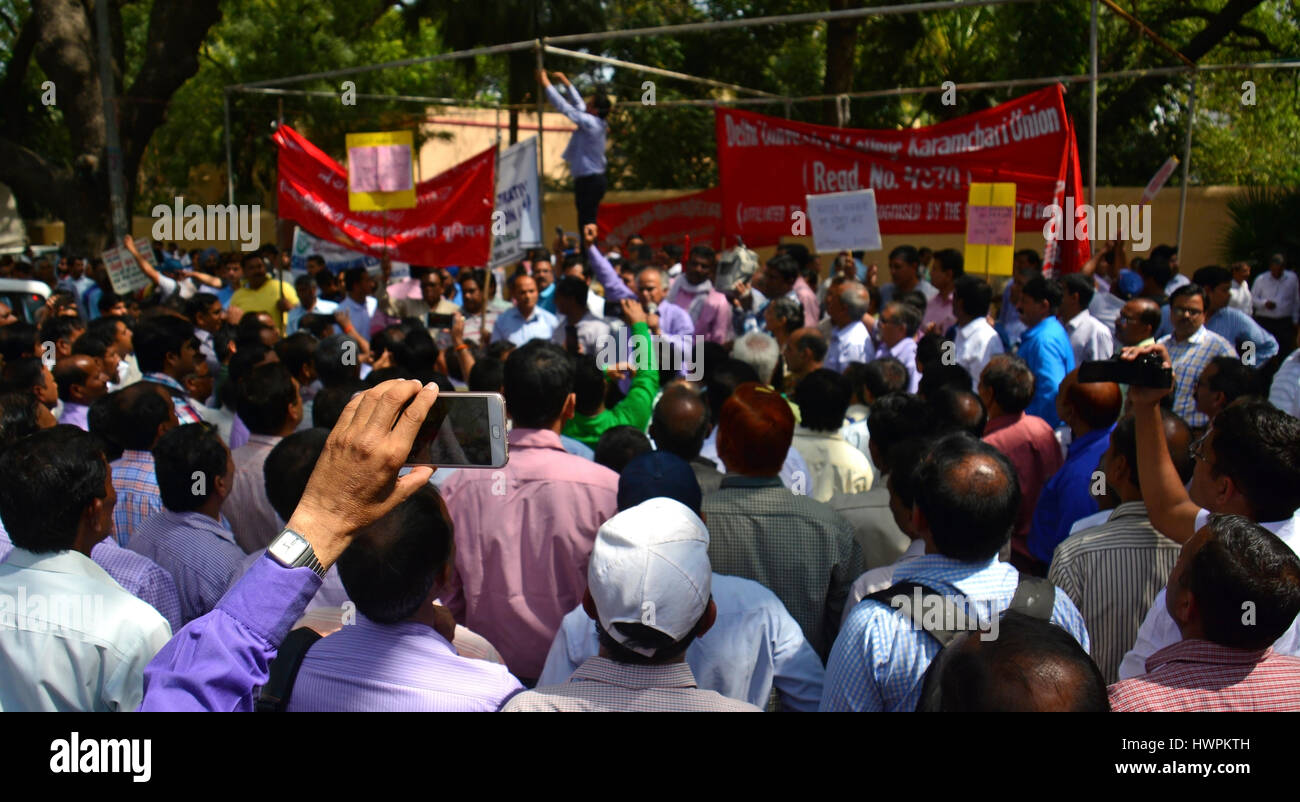 Protestation des employés de l'Université de Delhi Banque D'Images