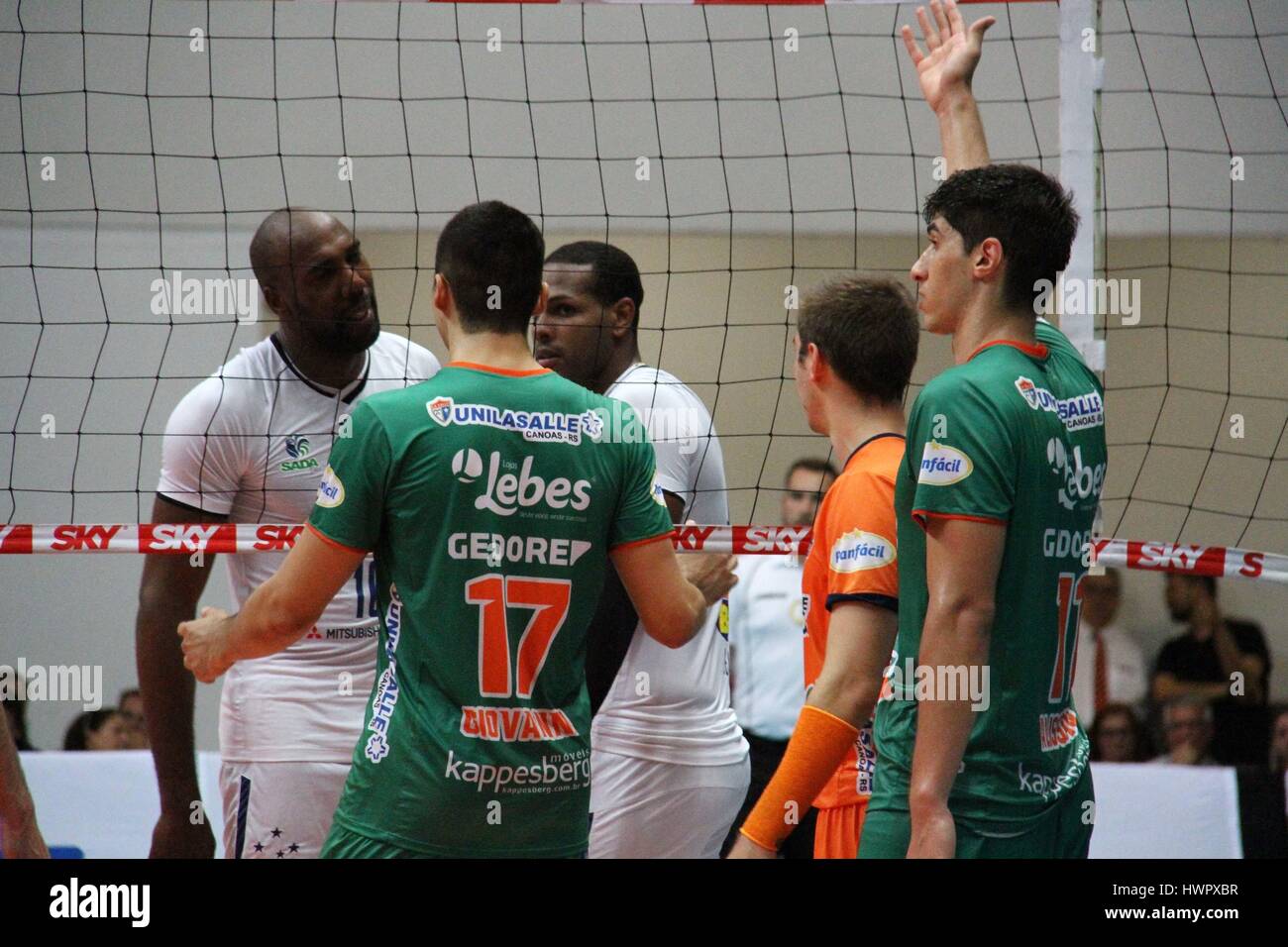 Canoas, Brésil. 22 Mar, 2017. finale du&# 39;s Sueagueague 2016/2017 volley-ball. Dans la salle de sport de La Salle, à Canoas (RS). Credit : Eldio Suzano/FotoArena/Alamy Live News Banque D'Images