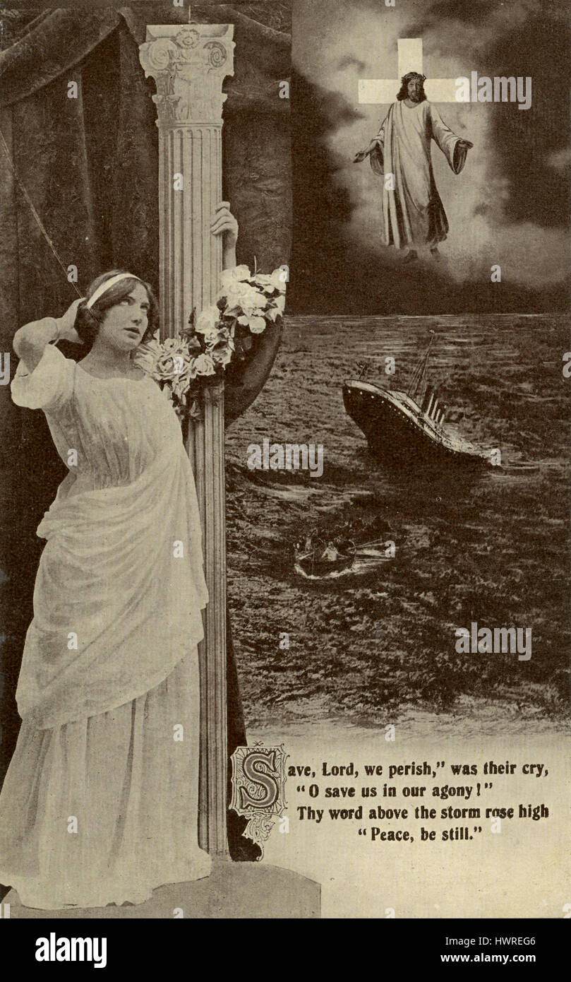 RMS Titanic naufrage 15 avril 1912. Carte commémorative. White Star Liner construit par Harland & Wolff de Belfast. La steamship a coulé lors de son voyage inaugural de Southampton et Cherbourg à New York, après avoir heurté un iceberg au large des côtes de Terre-Neuve, avec la perte de 1 635 passagers et membres d'équipage. Banque D'Images