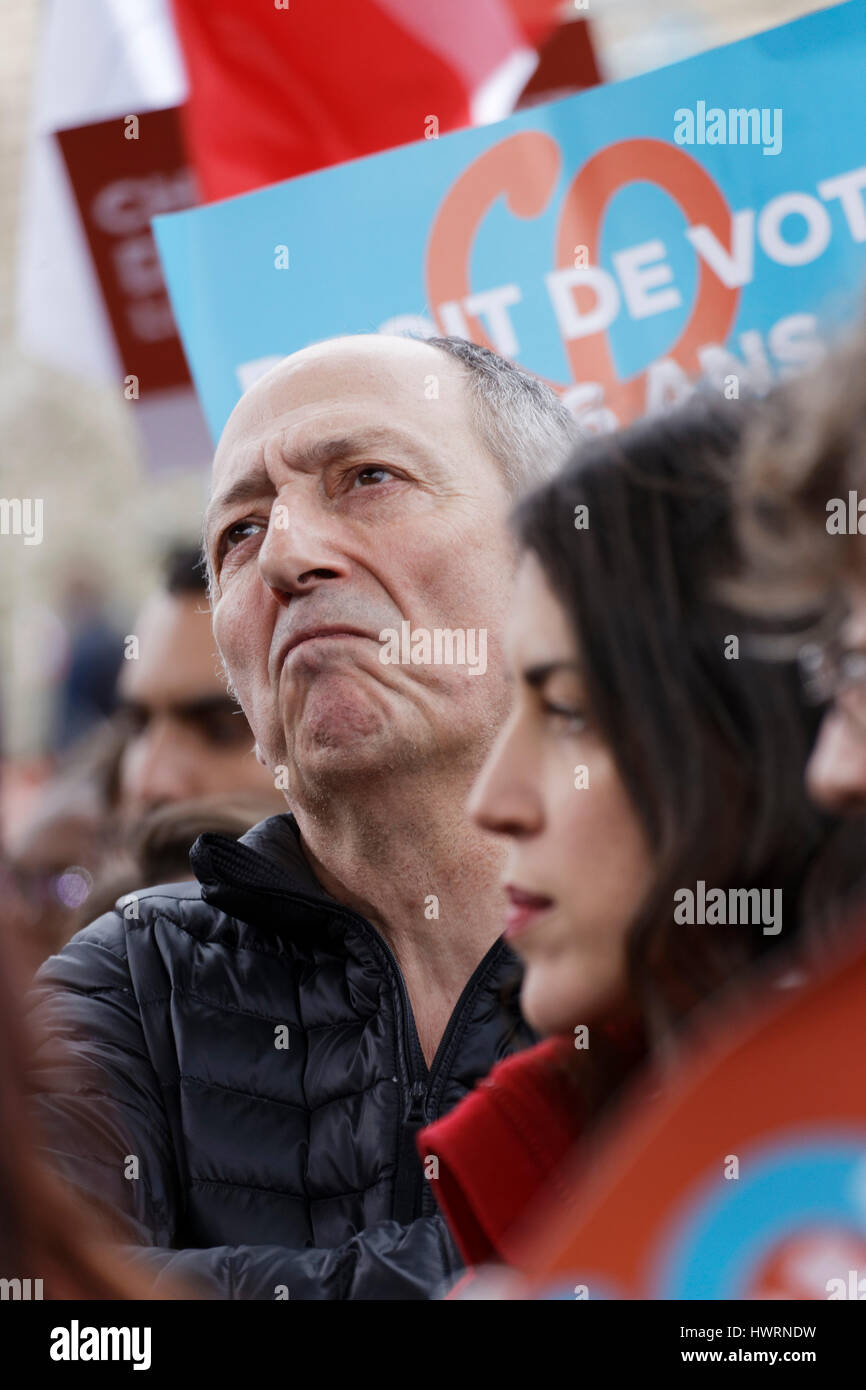 Paris, France. 18 mars 2017. Sam Karmann, Nawel Dombrowsky assiste au discours de Jean-Luc Melenson à Paris, France. Banque D'Images