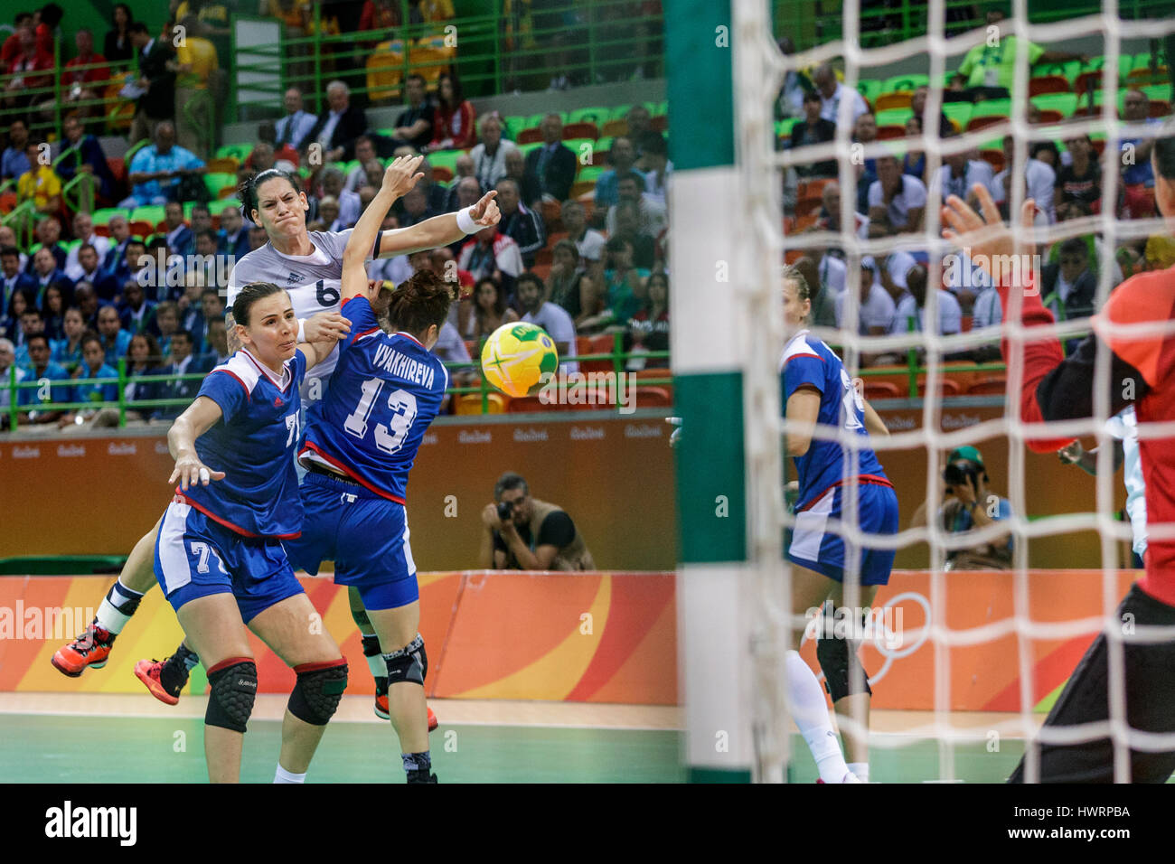 Rio de Janeiro, Brésil. 20 août 2016 Alexandra Lacrabère (FRA) mise en concurrence dans le handball féminin finale or la Russie contre la France à l'Olymp 2016 Banque D'Images