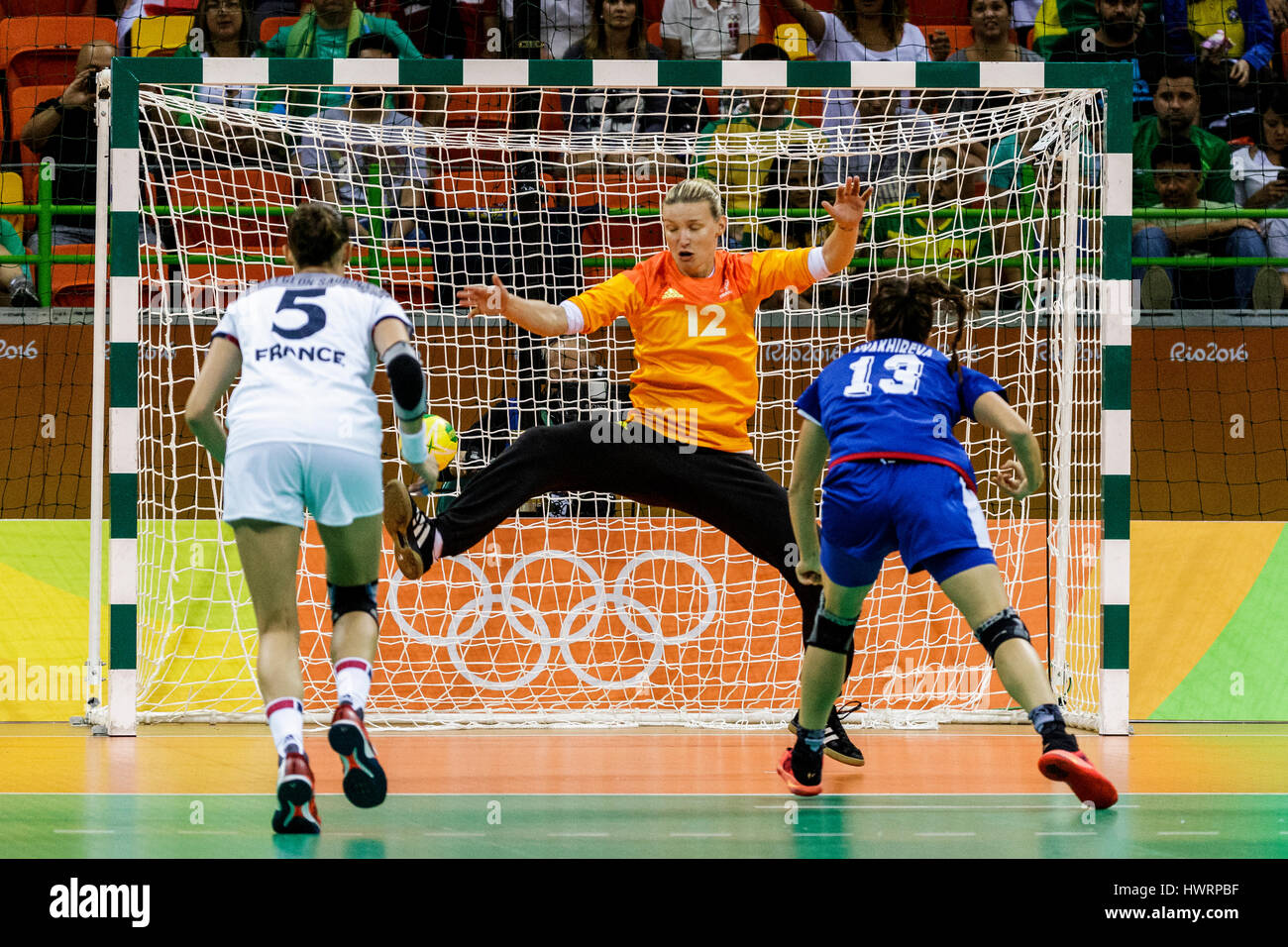 Rio de Janeiro, Brésil. 20 août 2016 Amandine Leynaud (FRA) mise en concurrence dans le gardien de handball finale or la Russie contre la France à la 2016 O Banque D'Images
