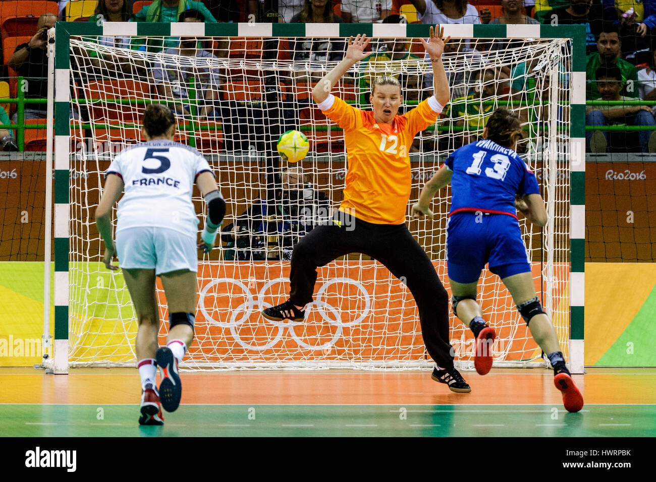 Rio de Janeiro, Brésil. 20 août 2016 Amandine Leynaud (FRA) mise en concurrence dans le gardien de handball finale or la Russie contre la France à la 2016 O Banque D'Images