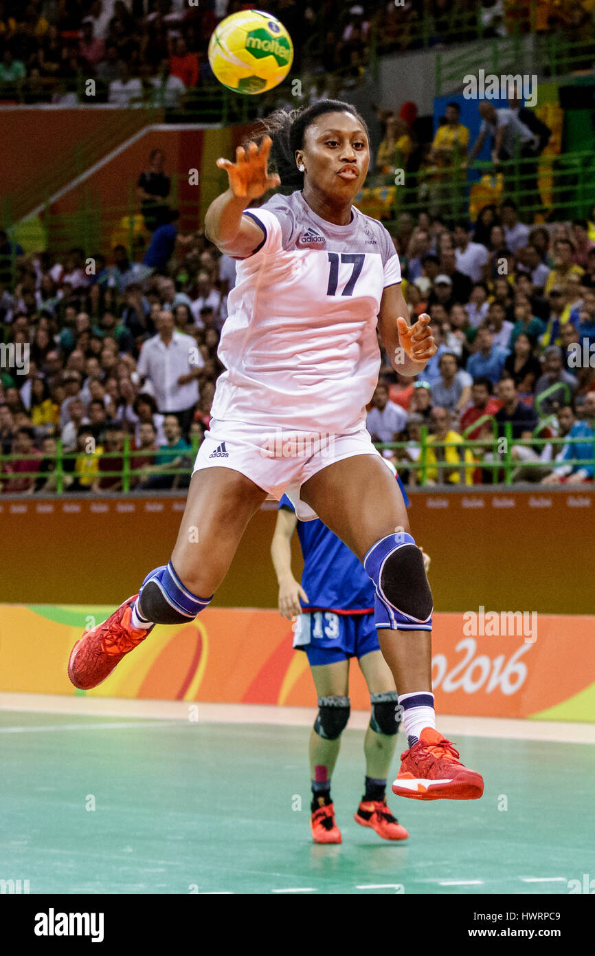 Rio de Janeiro, Brésil. 20 août 2016 Siraba Dembélé (FRA) # 17 mise en concurrence dans le handball féminin finale or la Russie contre la France à l'Olympi 2016 Banque D'Images