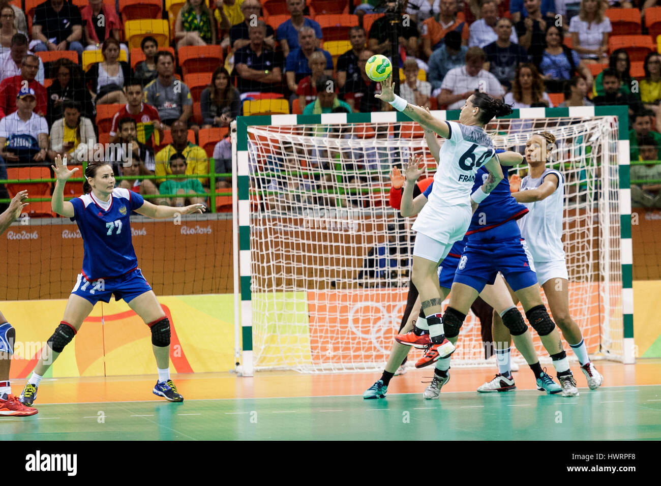 Rio de Janeiro, Brésil. 20 août 2016 Alexandra Lacrabère (FRA) # 64 mise en concurrence dans le handball féminin finale or la Russie contre la France à la 2016 Banque D'Images