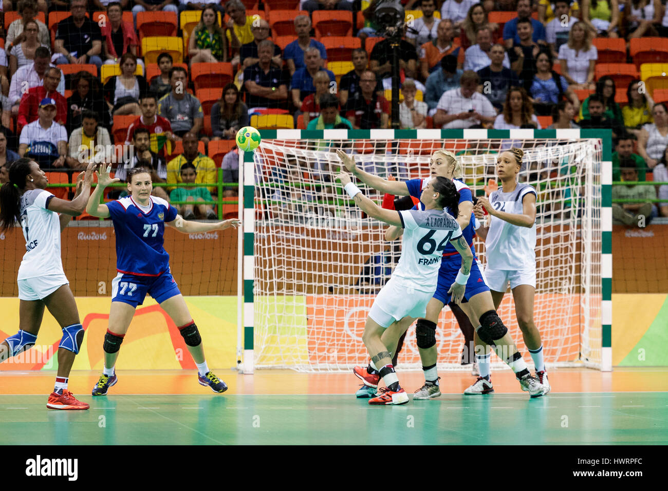 Rio de Janeiro, Brésil. 20 août 2016 Alexandra Lacrabère (FRA) # 64 mise en concurrence dans le handball féminin finale or la Russie contre la France à la 2016 Banque D'Images