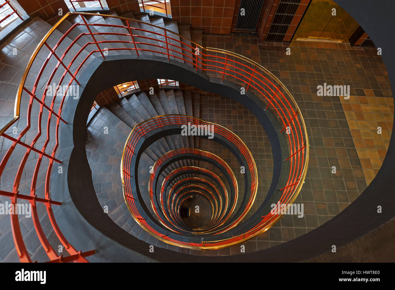 Escalier ronde en bâtiment Sprinkenhof Kontor, Hambourg, Allemagne Banque D'Images