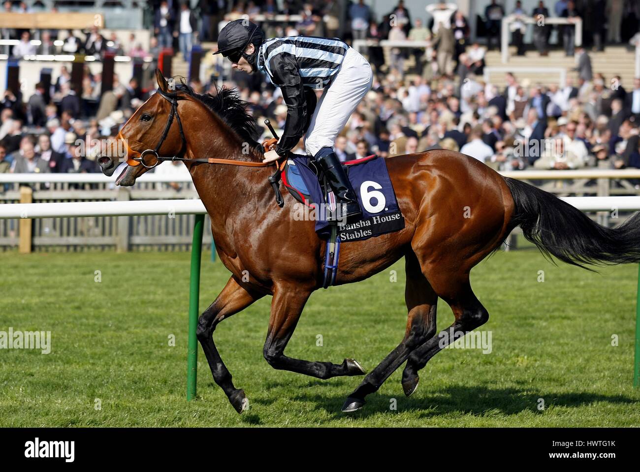 SONNY RED MONTÉ PAR JAMIE SPENCER ROWLEY MILE COURS NEWMARKET ANGLETERRE 19 Avril 2007 Banque D'Images