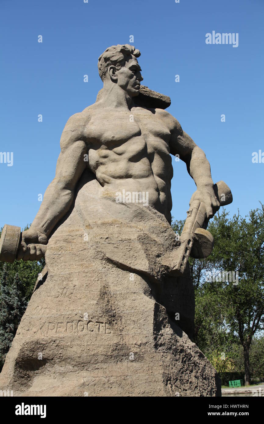Russie Volgograd ,le 28 août 2013 Figure de soldat symbole de combattants et défenseurs de Stalingrad. La bataille de Stalingrad, Mamaïev Kourgan. Banque D'Images