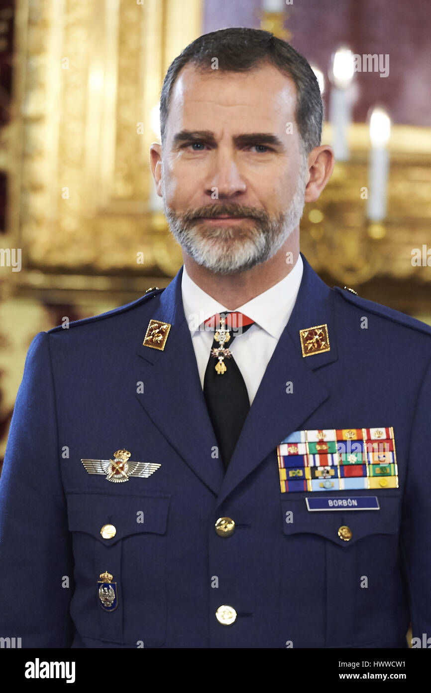 Madrid, Madrid, Espagne. Mar 23, 2017. Le roi Felipe VI d'Espagne assiste à un public de militaires au Palacio Real le 23 mars 2017 à Madrid.Le roi Felipe d'Espagne a minute de silence pour les victimes de crise de terreur de Londres. Crédit : Jack Abuin/ZUMA/Alamy Fil Live News Banque D'Images