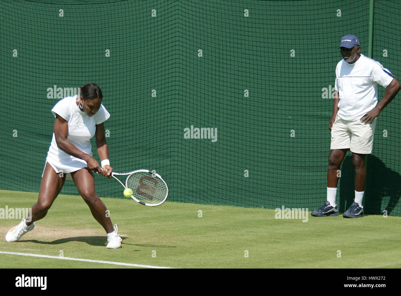 SERENA & RICHARD WILLIAMS USA WIMBLEDON LONDON ANGLETERRE 24 Juillet 2003 Banque D'Images