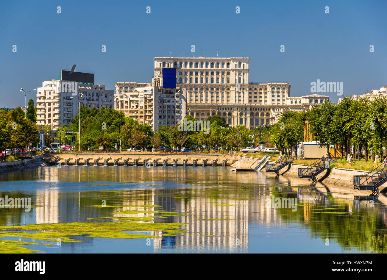 Vue sur le Palais du Parlement à Bucarest, Roumanie Banque D'Images