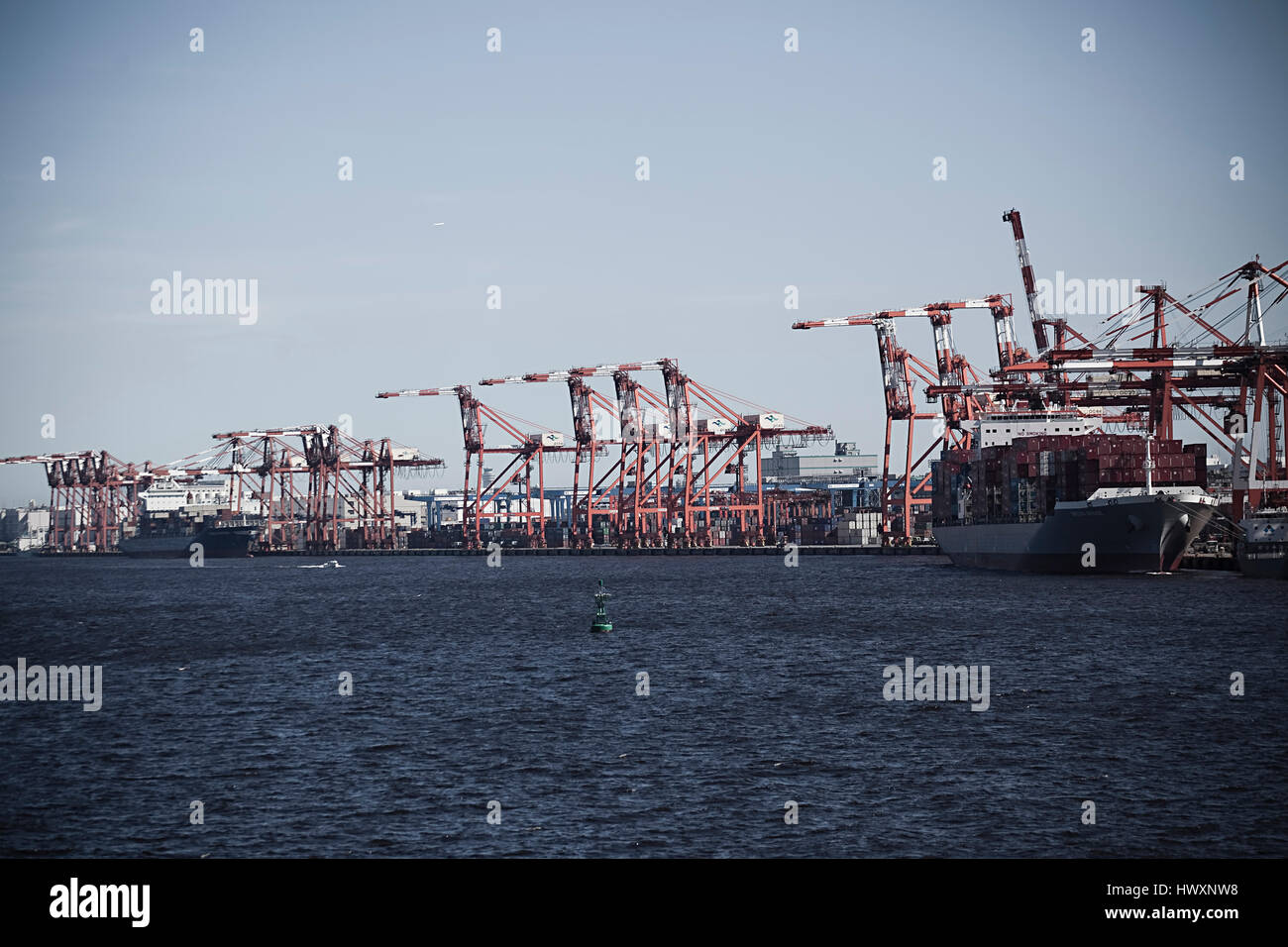 Le port de Tokyo, Japon. Il est l'un des plus grands ports maritimes au Japon et joue un rôle très important du système de transport japonais. Banque D'Images