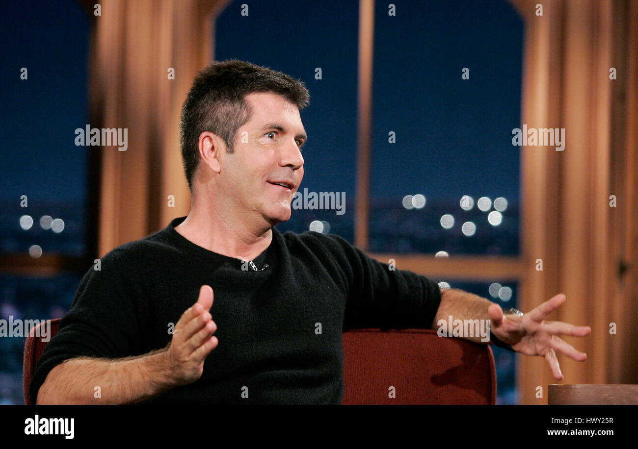 Simon Cowell pendant un segment de 'The Late Late Show with Craig Ferguson" à CBS Television City à Los Angeles, Californie, le 20 avril 2009. Photo par Francis Specker Banque D'Images