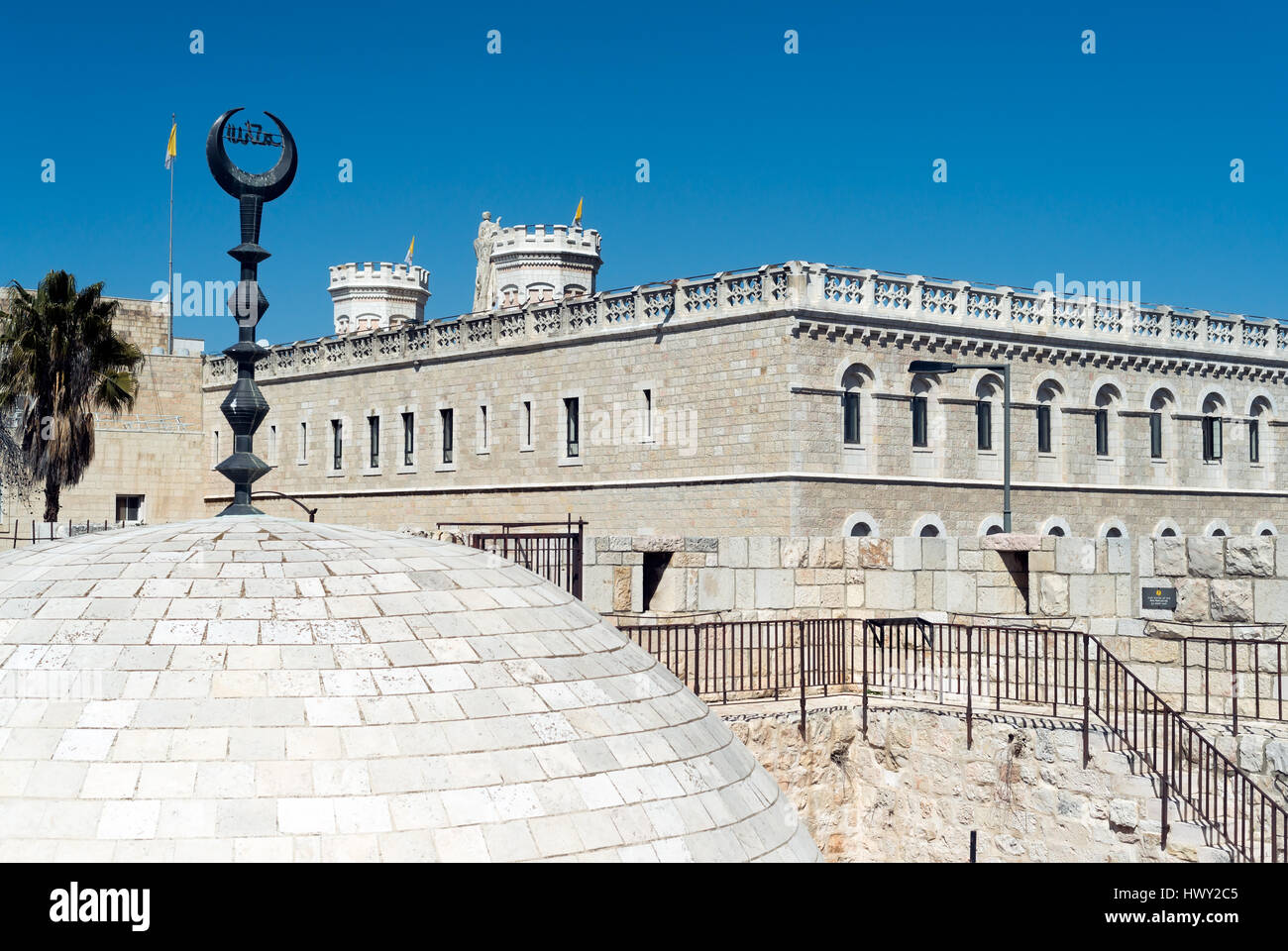 Vue sur une mosquée dome de la partie sud de l'ancien mur de la ville Banque D'Images Vue sur une mosquée dome de la partie sud de l'ancien mur de la ville Banque D'Images