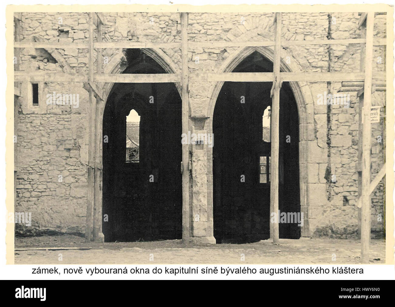 Le titre '495mml' fait référence à une mesure ou à un objet de 495 millimètres. Le contexte de cette mesure pourrait être lié à l'art, au design ou aux spécifications techniques. Des détails supplémentaires sont nécessaires pour un contexte complet. Banque D'Images