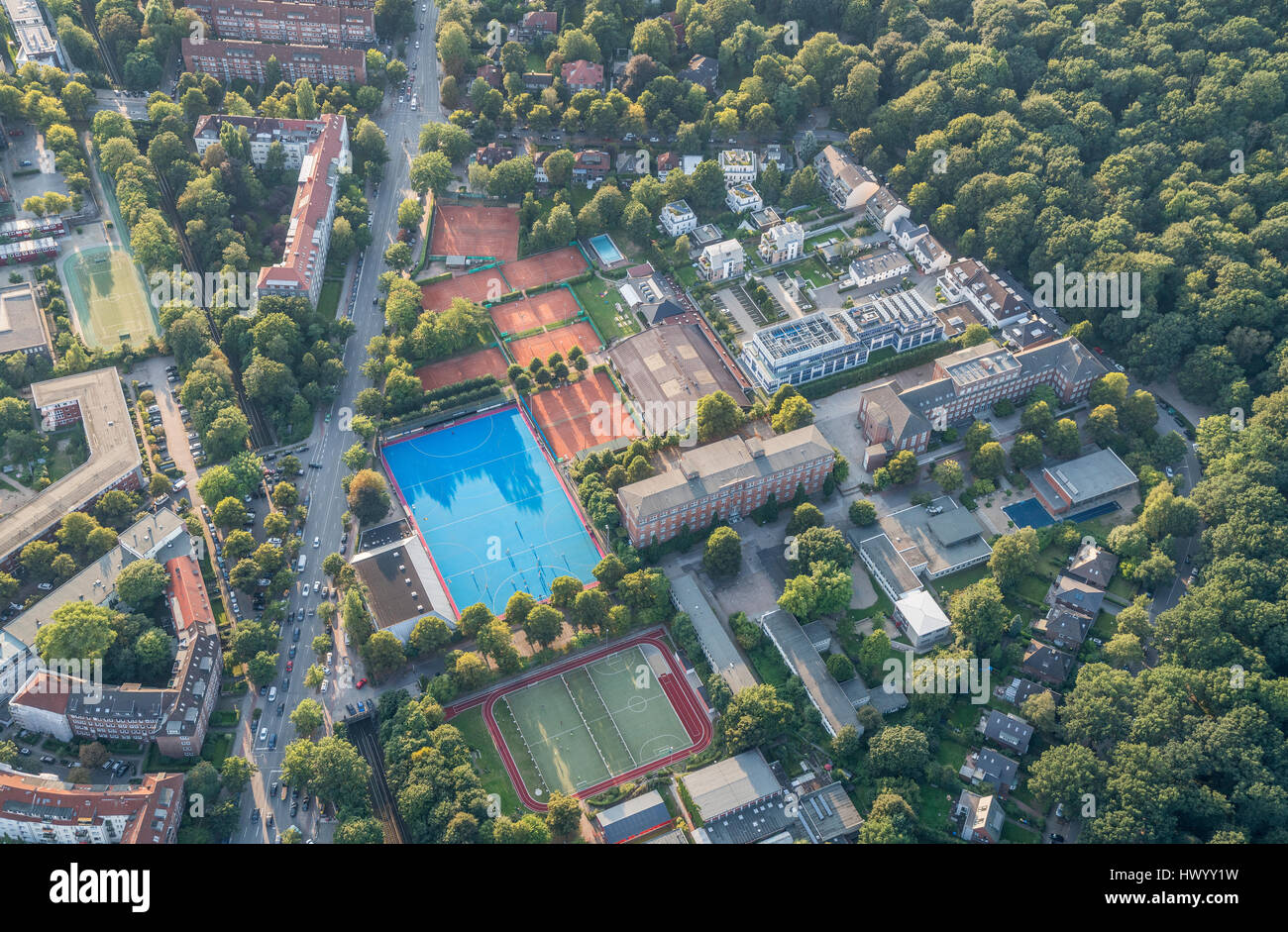 Allemagne, Hambourg, vue aérienne de Hamburg-Nord avec tennis et terrains de sports hockey Banque D'Images