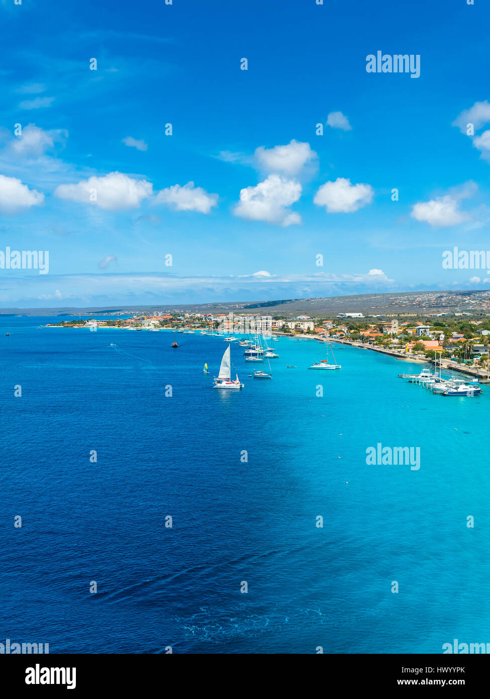 Caraïbes, Bonaire, Kralendijk, la côte et le paysage urbain Banque D'Images