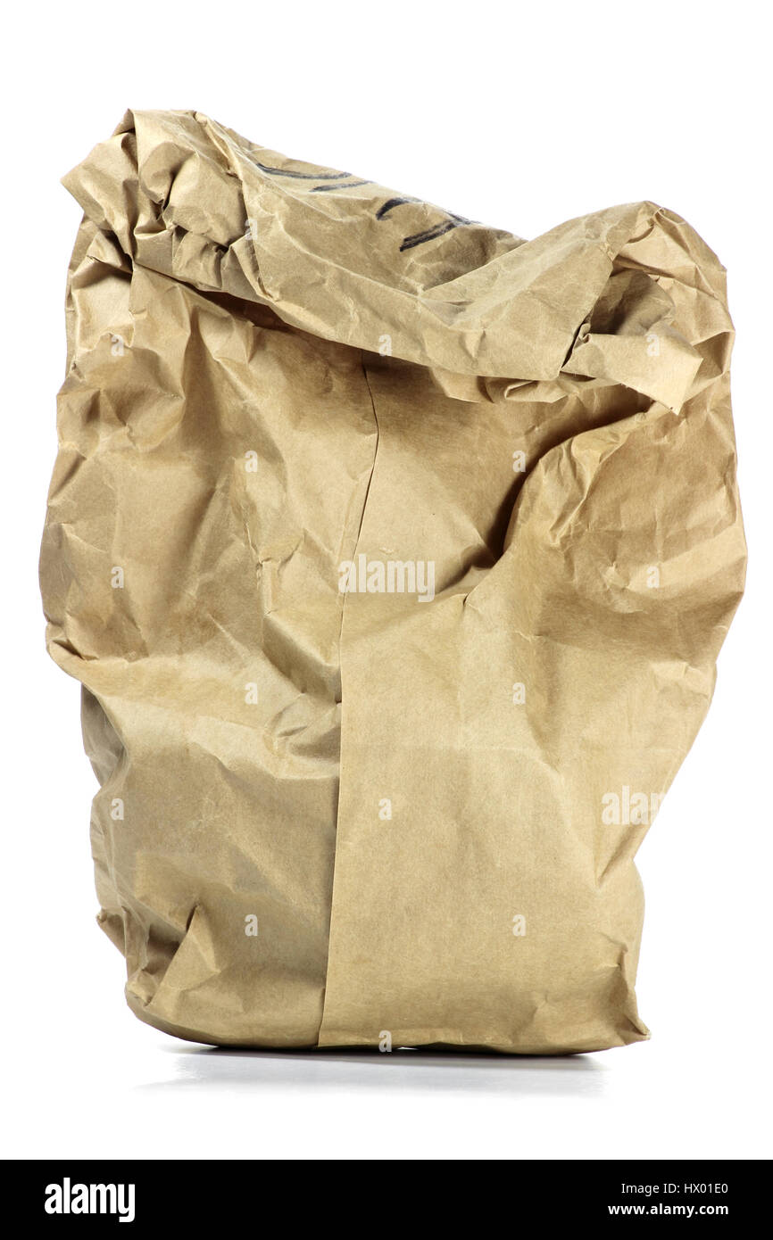 Sac en papier brun isolé sur fond blanc Banque D'Images