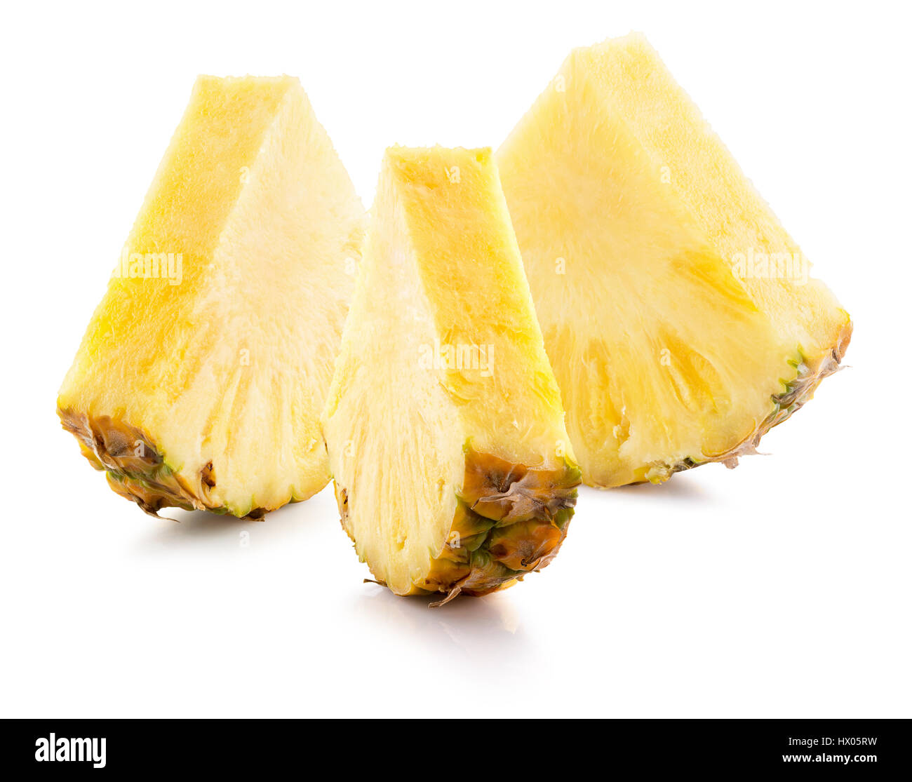 Les tranches d'ananas isolé sur le fond blanc. Banque D'Images